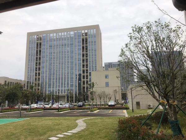 上海知名刑事律師來講講“商”與“黑”的關系分析問題
